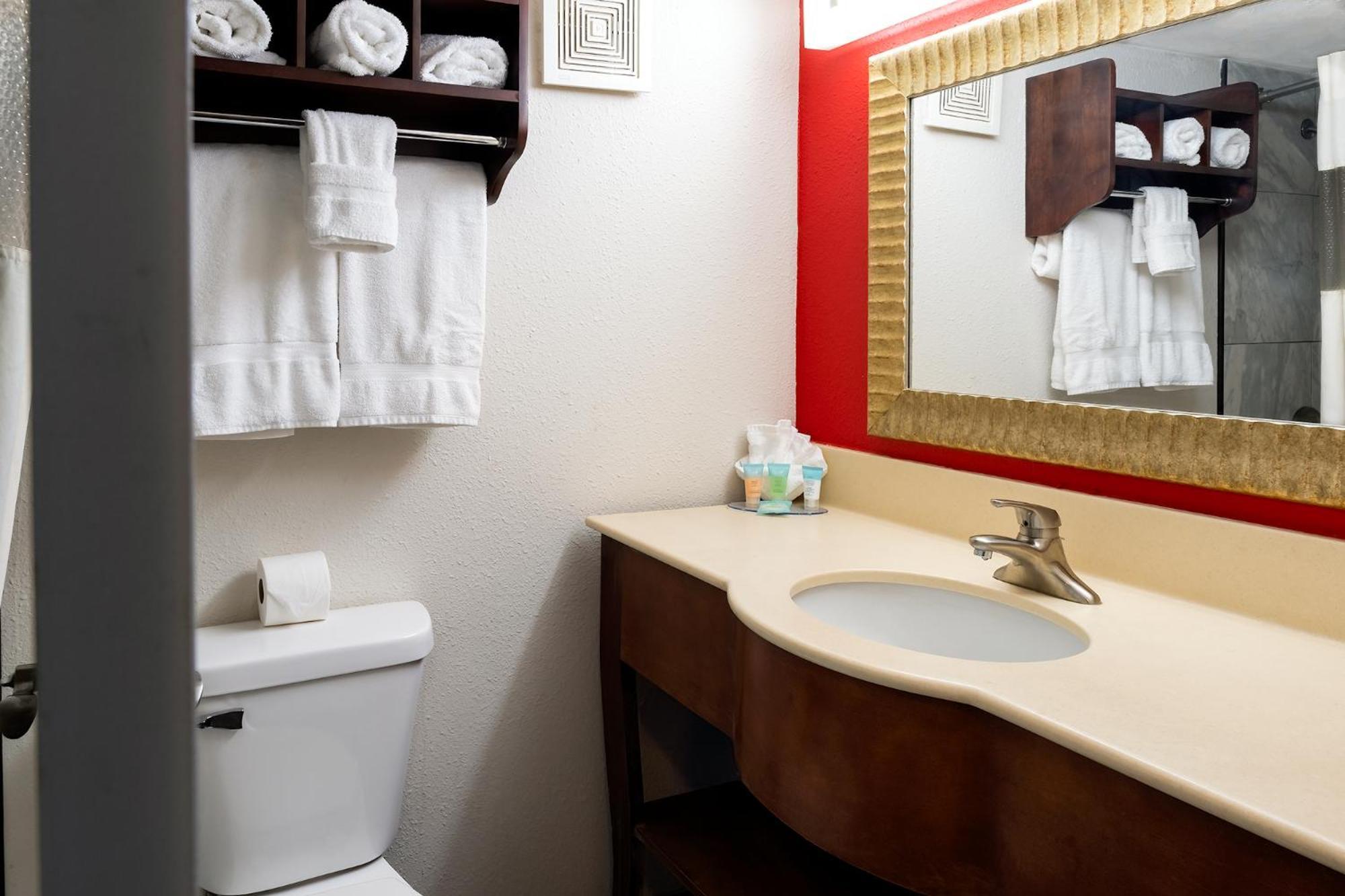 American Inn & Suites Ferndale المظهر الخارجي الصورة